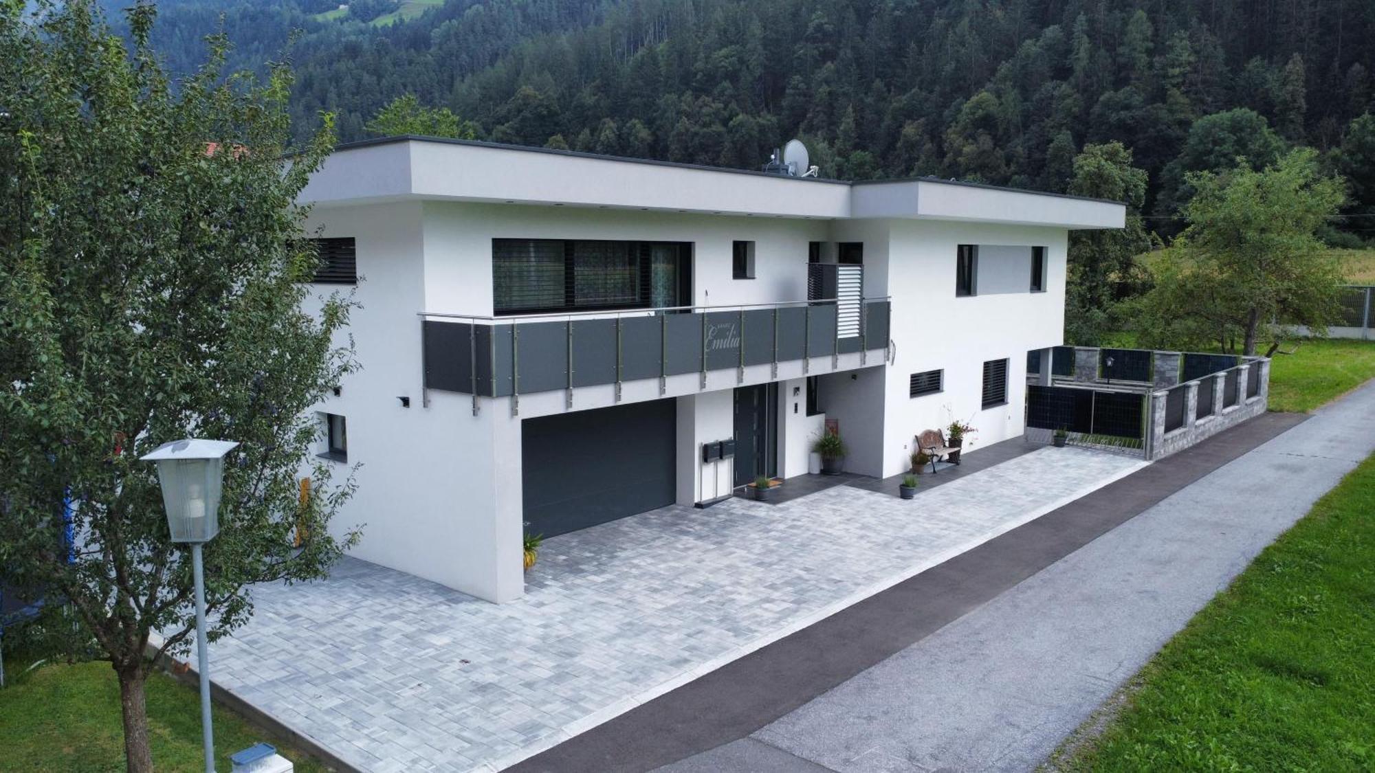 Apart Emilia Schonwies Exterior photo